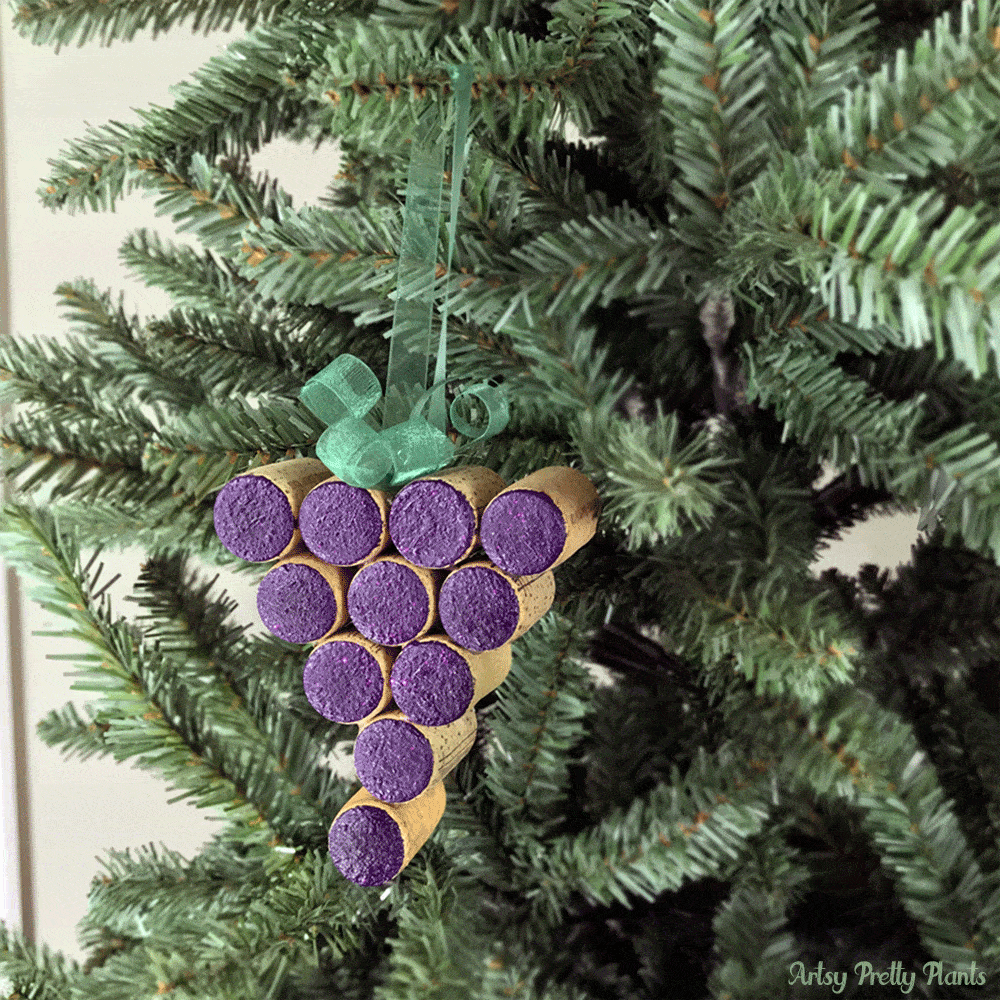 DIY Wine Cork Grape Bunch Ornament