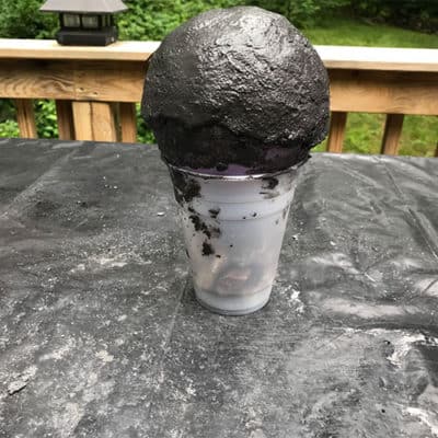 Cement on balloon for planter