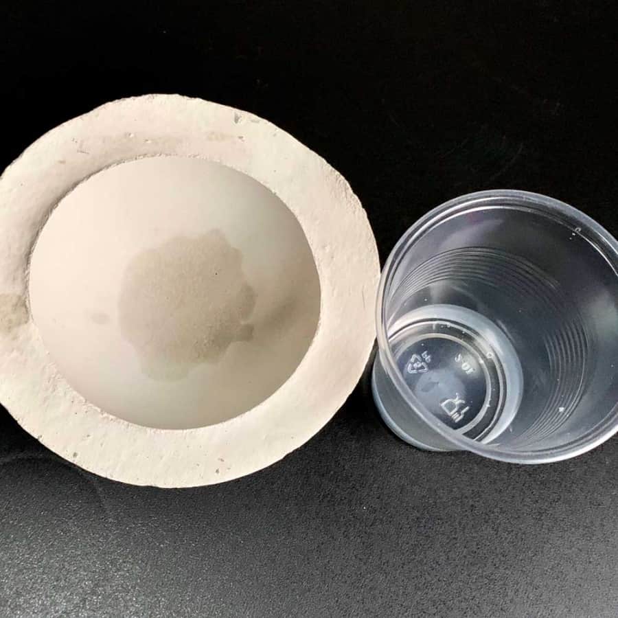 bowl showing water absorption with plastic cup