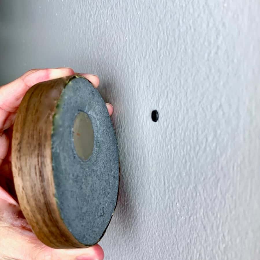 snapping magnet to nail
