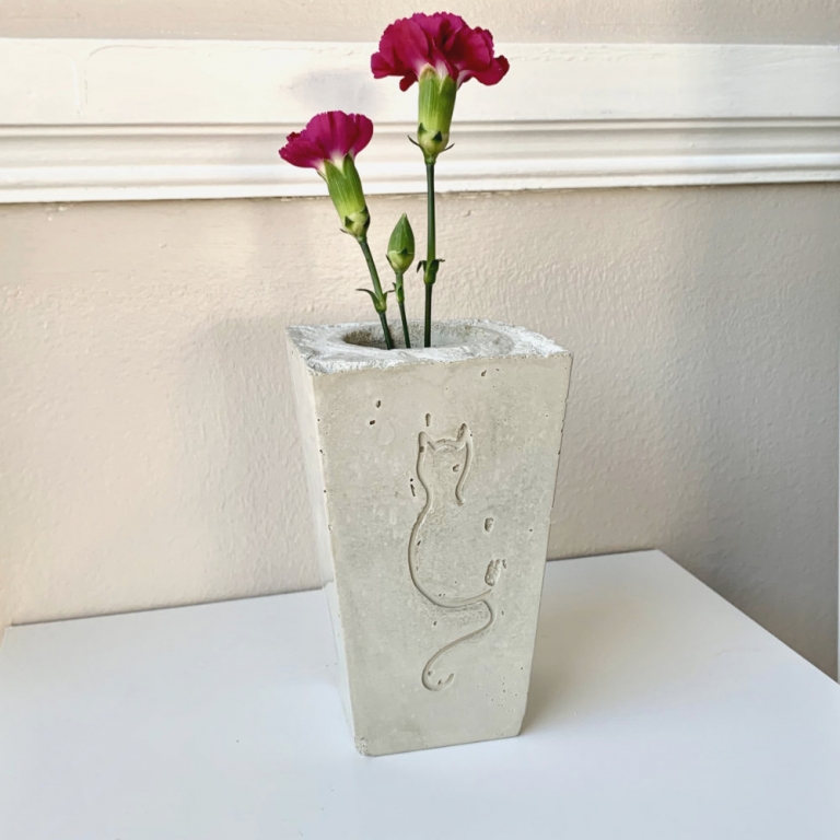 DIY Cement Vase (With a Cat Design) Artsy Pretty Plants