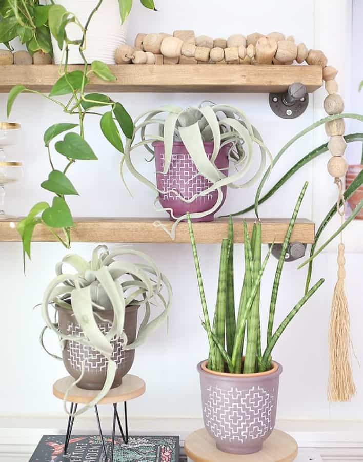 21 Easy DIY Planter Projects using  paint