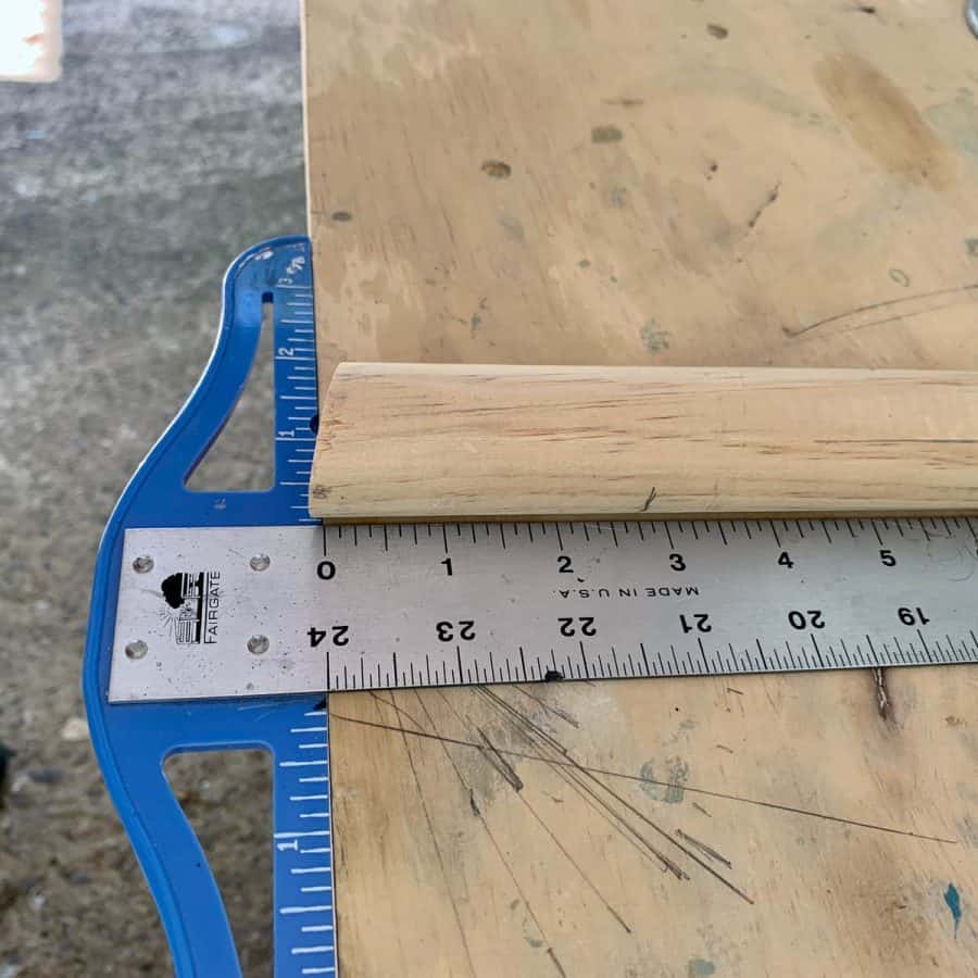 measuring short edge of table/stool leg