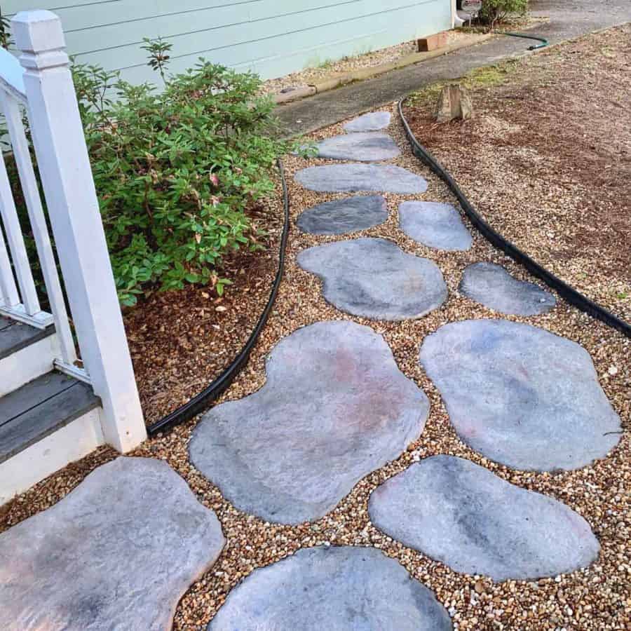 make your own stepping stones with concrete