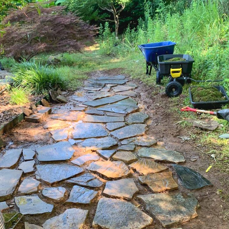 How to Make a Flagstone Walkway in Your Lawn Artsy Pretty Plants