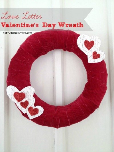 Ombre Felt DIY Valentine Heart Wreath - The Crafting Nook